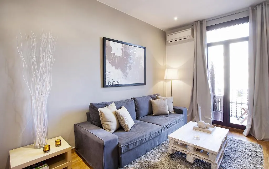 Apartments Barcelona & Home Deco Viladomat 0*,
