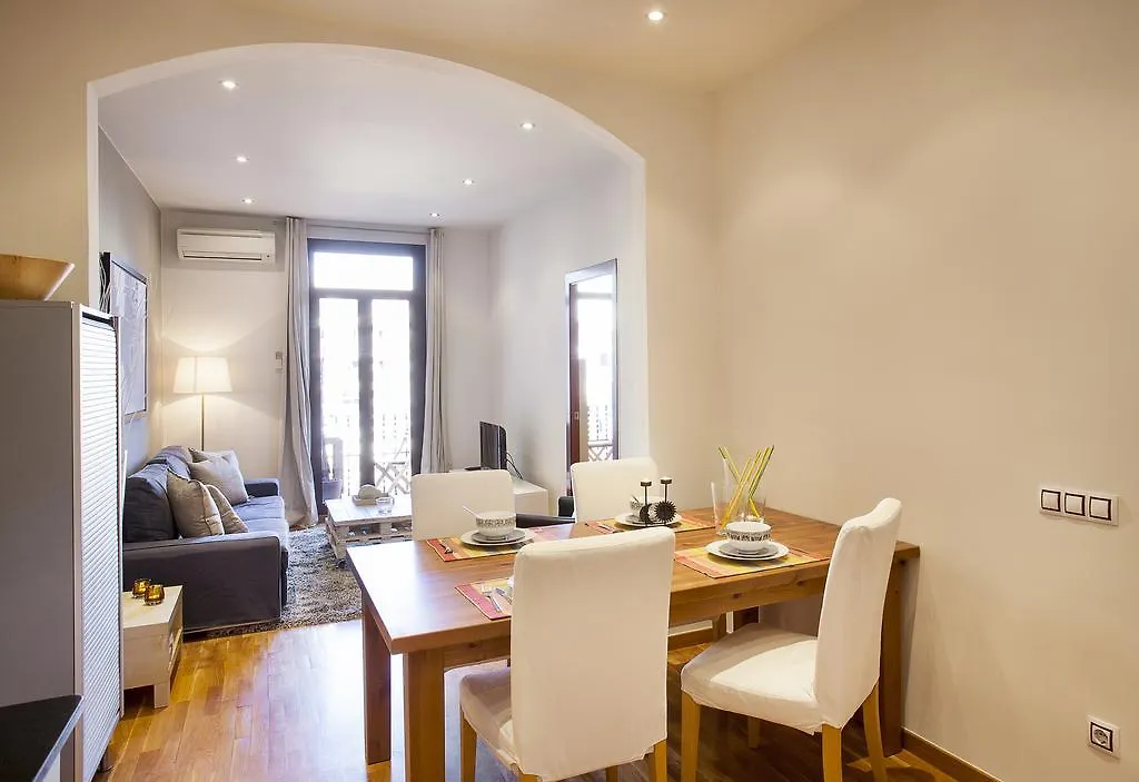 Apartments Barcelona & Home Deco Viladomat 0*,